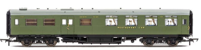 Hornby Maunsell First Era 3 kitchen dining set, 1/76 scale model enhancing railway layouts with authentic detail.