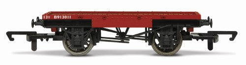 Hornby Tri-ang RS30 Crash Train Set with classic trains, coaches, and detailed wagons for nostalgic railway adventures.