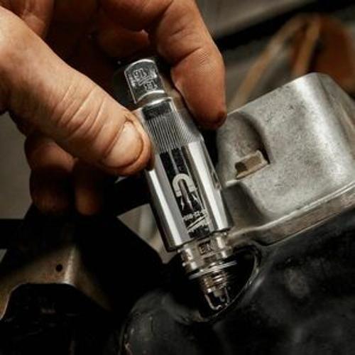 Magnetic Spark Plug Socket 3/8 Inch Drive 13/16 Inch - Milwaukee
