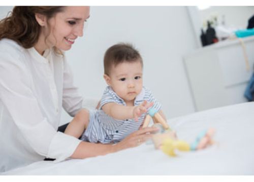 PlanToys - Triangle Clutching Toy