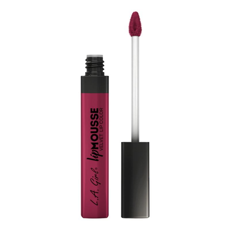 LA Girl Lip Mousse in Stunning: Luxurious lightweight formula with high pigmentation for vibrant, hydrated lips.