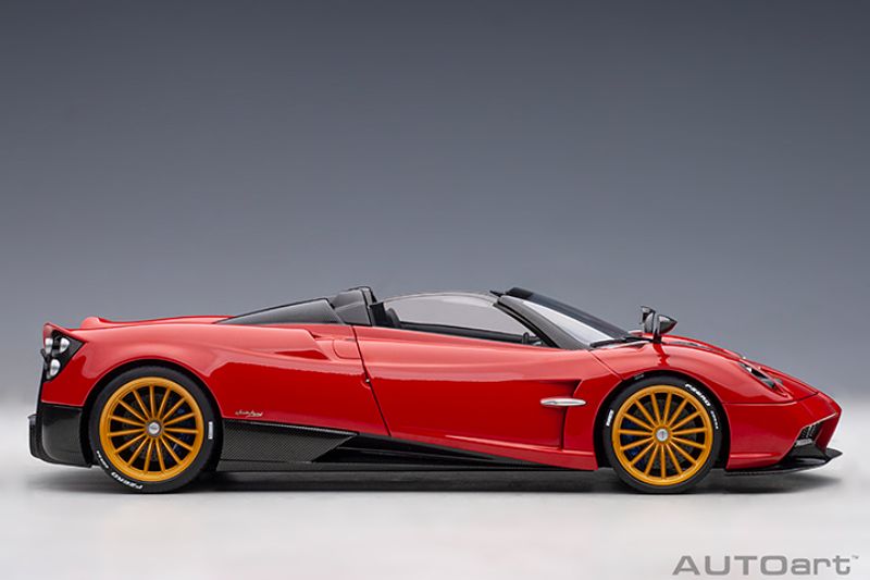 AUTOart Diecaset Car - 1/18 Pagani Huayra R/ster Red