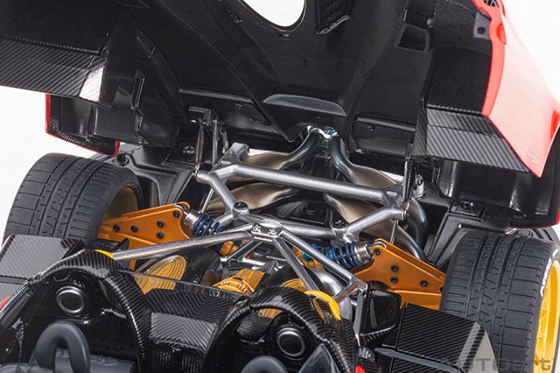 AUTOart Diecaset Car - 1/18 Pagani Huayra R/ster Red