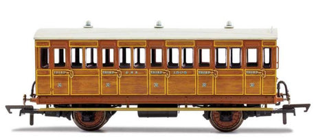 Hornby GNR 4WC, 3rd Class coach with fitted lights, ideal for model train layouts and historical dioramas.