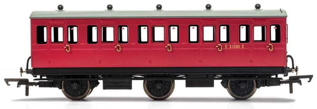 Hornby BR 6WC 3rd Class Coach E31085 model with electric lights and step boards, perfect for tight radius curves.
