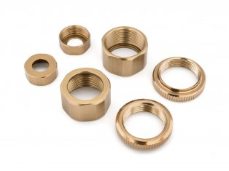 Qntm Shock Cap Set for MV 150152 Maverick, enhancing RC car performance and stability with easy installation.