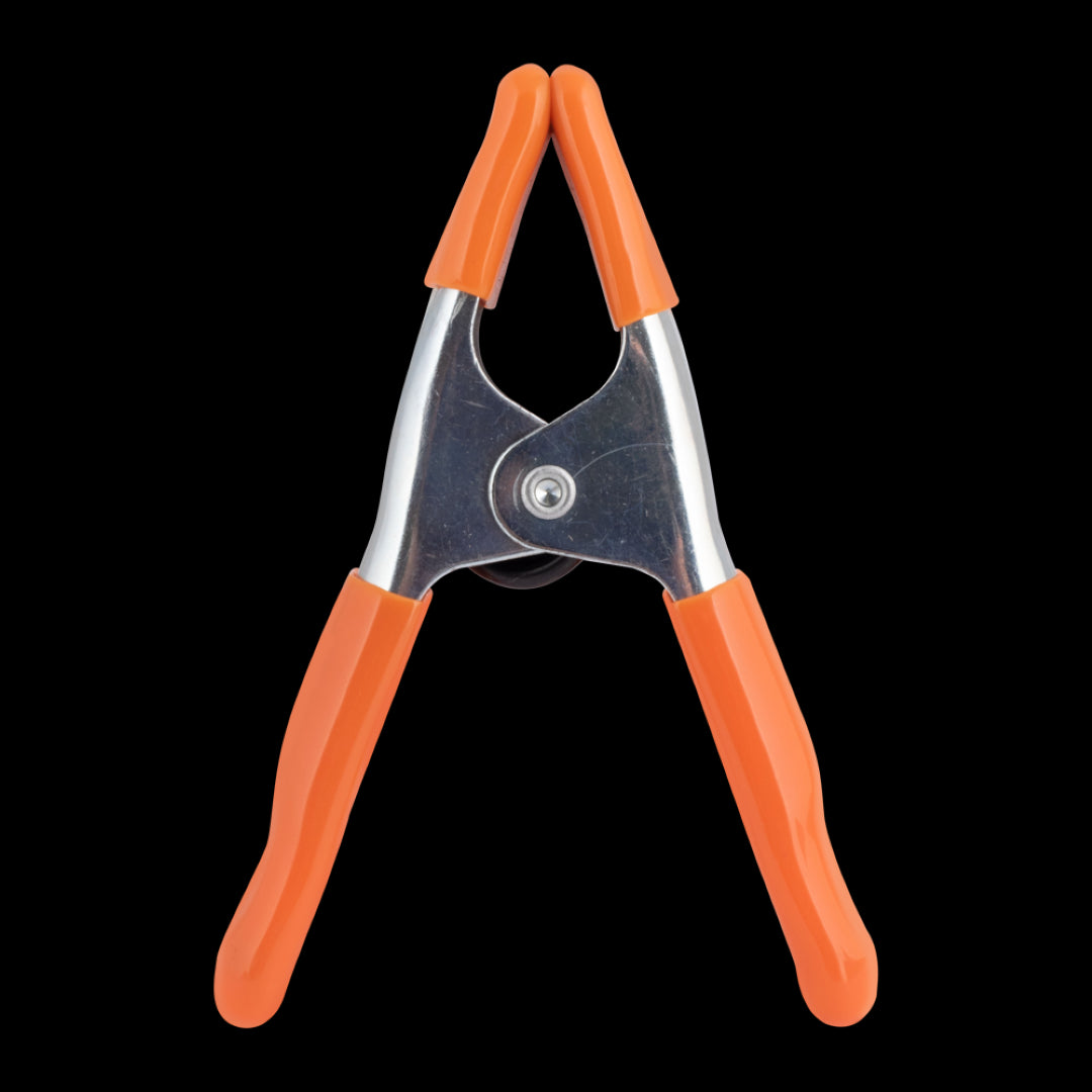 PONY JORGENSEN 25mm Classic Spring Clamp with zinc-plated steel jaws and comfortable handles for secure clamping in projects.