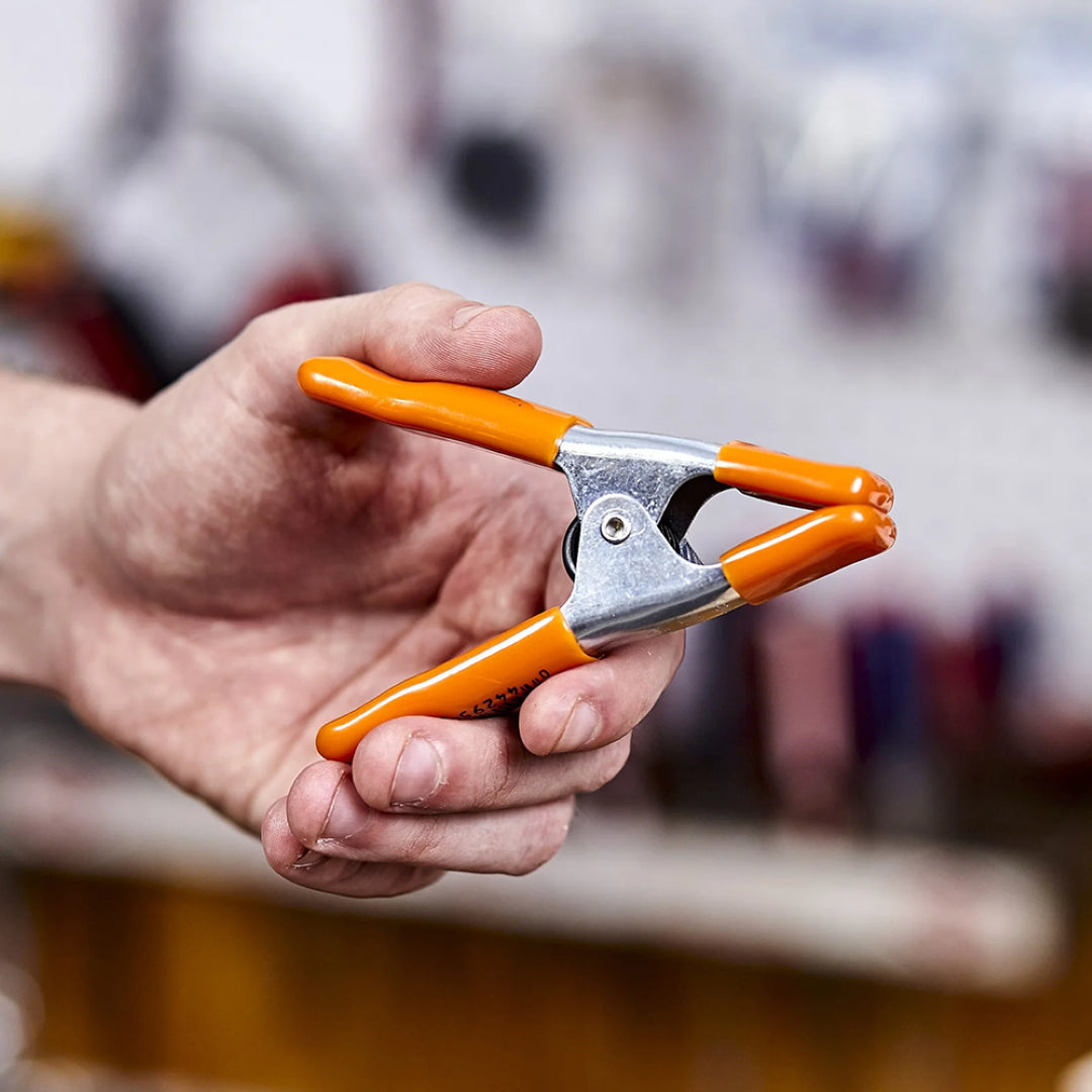 PONY JORGENSEN 25mm Classic Spring Clamp with zinc-plated jaws and contoured handles for easy, secure clamping.