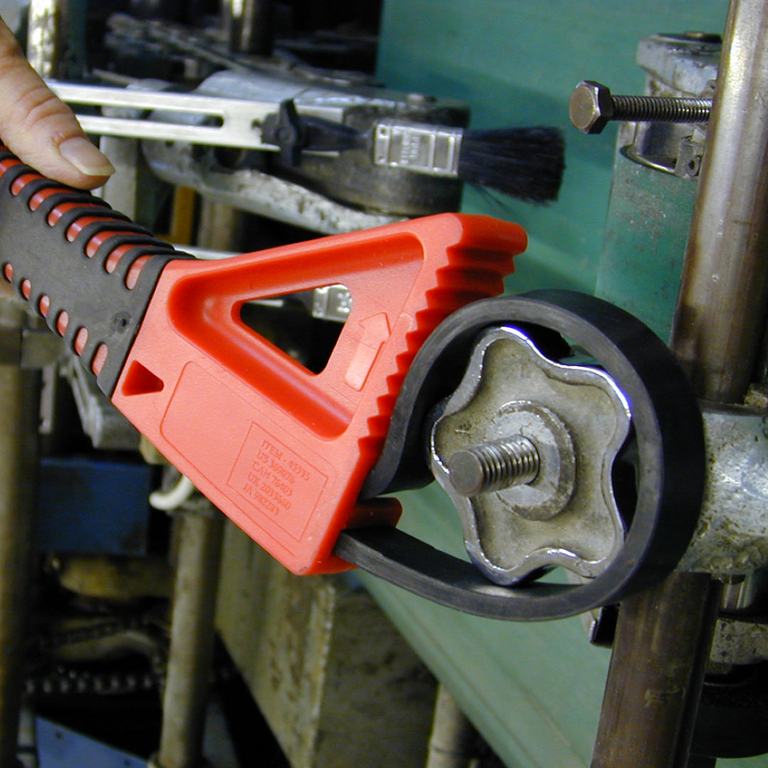 BOA 160mm Constrictor Strap Wrench with ergonomic handle and durable strap for safe gripping of irregular objects.