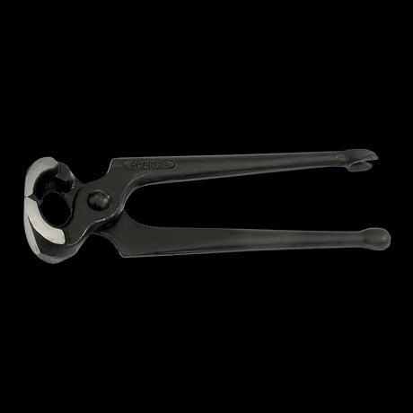 DRAPER 175mm Carpenter Pincer with ergonomic grip, ideal for gripping and twisting nails in woodworking projects.