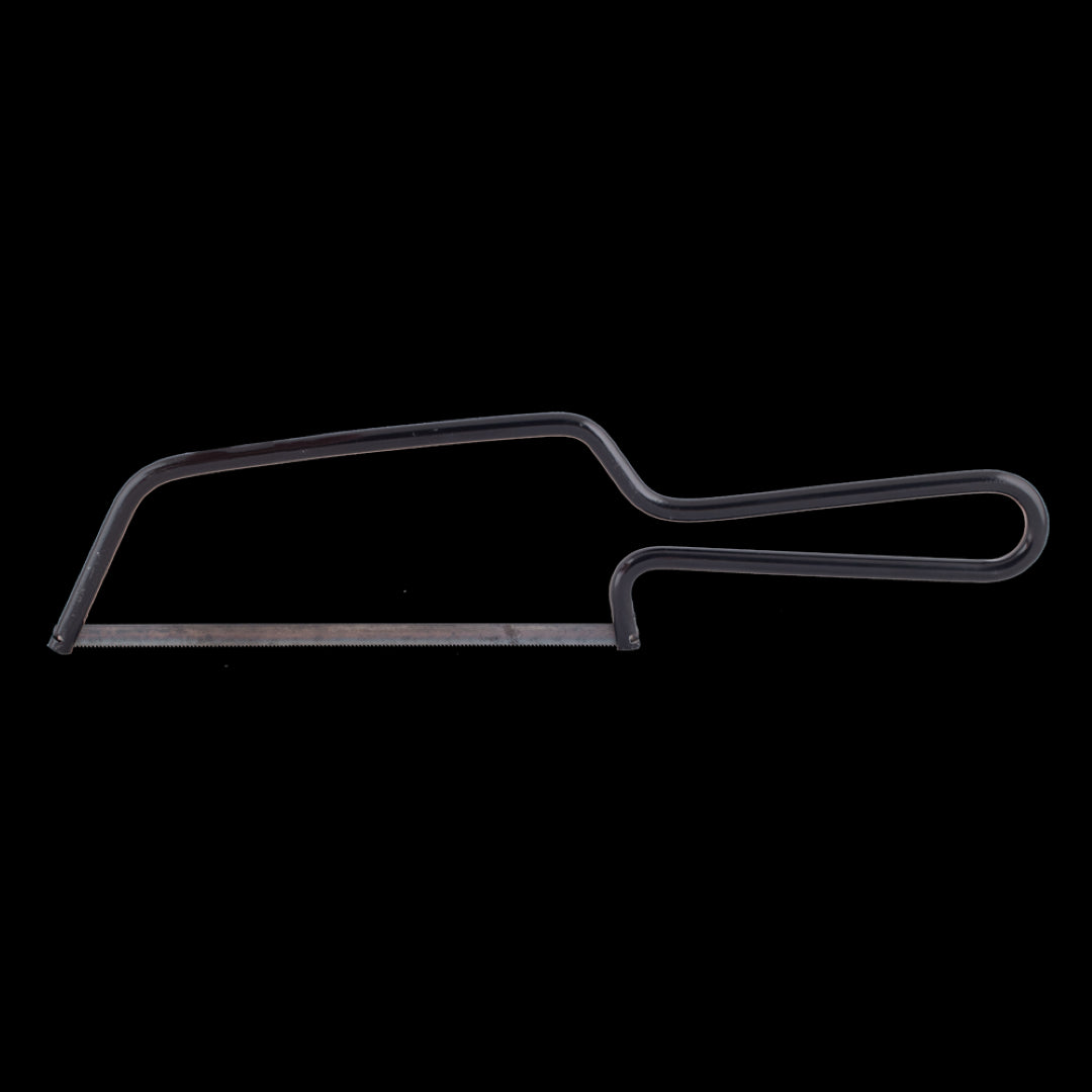 G-MAN 150mm Junior Hack Saw with durable blades for precise cutting of metal and plastic, designed for comfort and control.