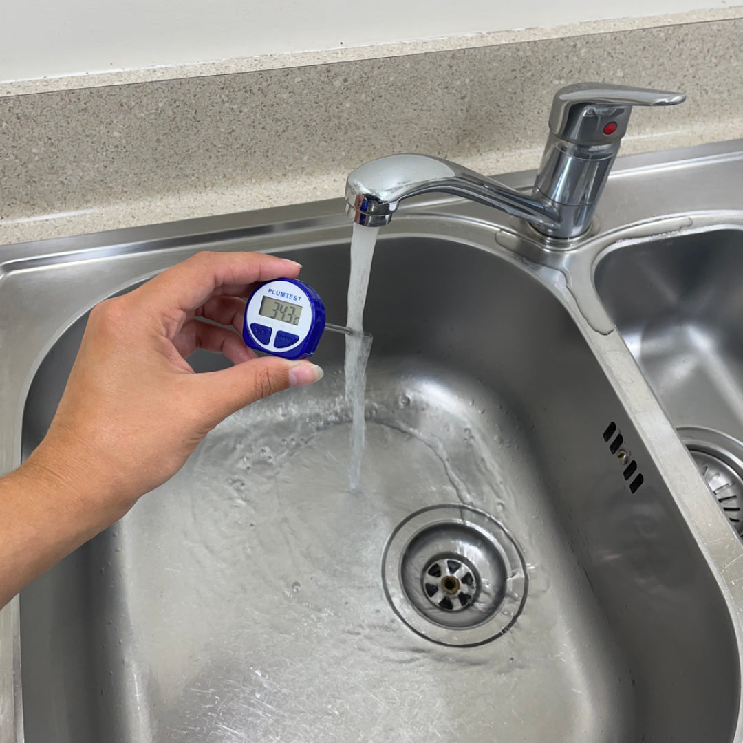 PLUMTEST Digital Thermometer with stainless steel probe, displays temperatures from -50 to 200°C, ideal for culinary and HVAC use.