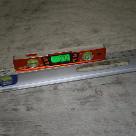 SWANSON 225mm Savage™ Digital Torpedo Level with digital display, precise accuracy, and strong magnets for easy use.
