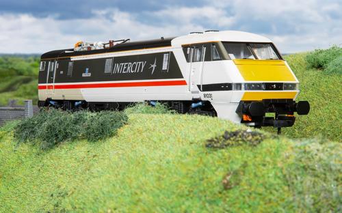 Hornby Trains - BR Intercity Cl91Sir H Royce