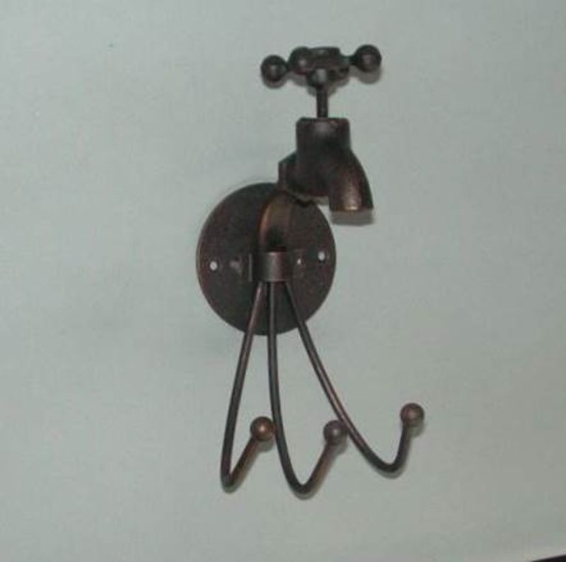 Hook - Tap With 3 Hooks (22cm)