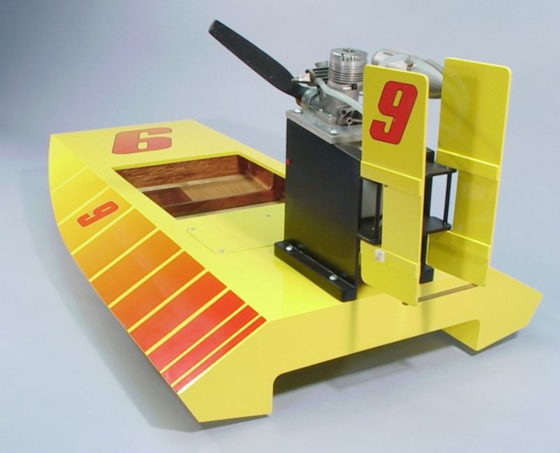 31-inch Big Swamp Buggy model boat made of mahogany and birch plywood, designed for easy assembly and water fun.