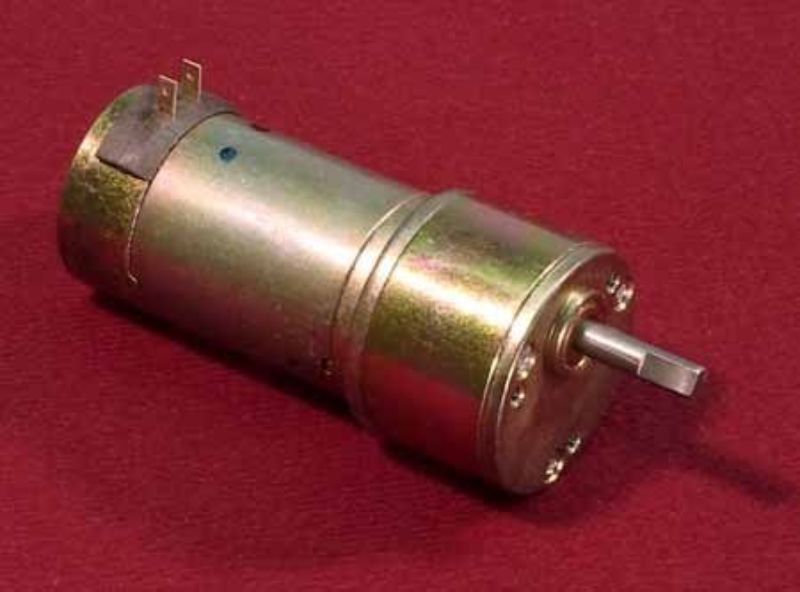 High-quality wooden ship fittings gear head paddle wheel motor, compact design for model boats, 12V, 120 RPM performance.