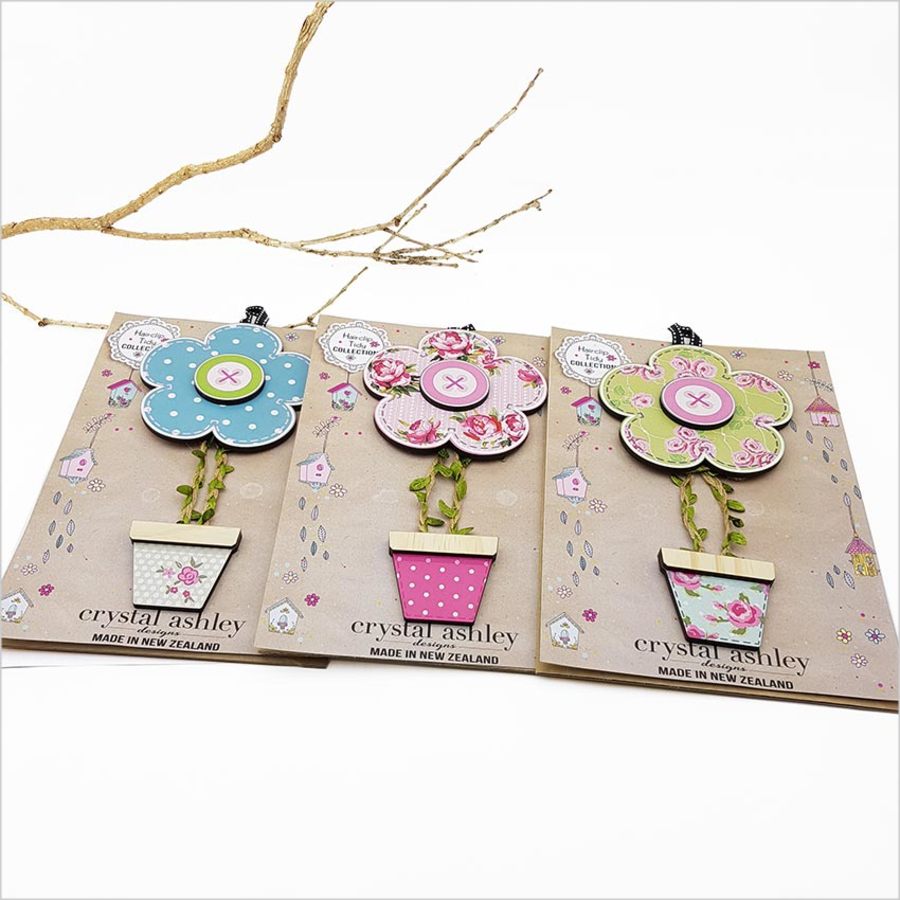 Daisy Blue hairclip tidy made of durable MDF, featuring a charming daisy design for stylishly organizing hair accessories.