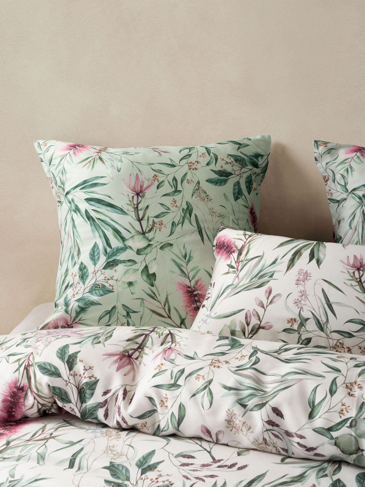 King - Lowen Duvet Cover Set by Savona