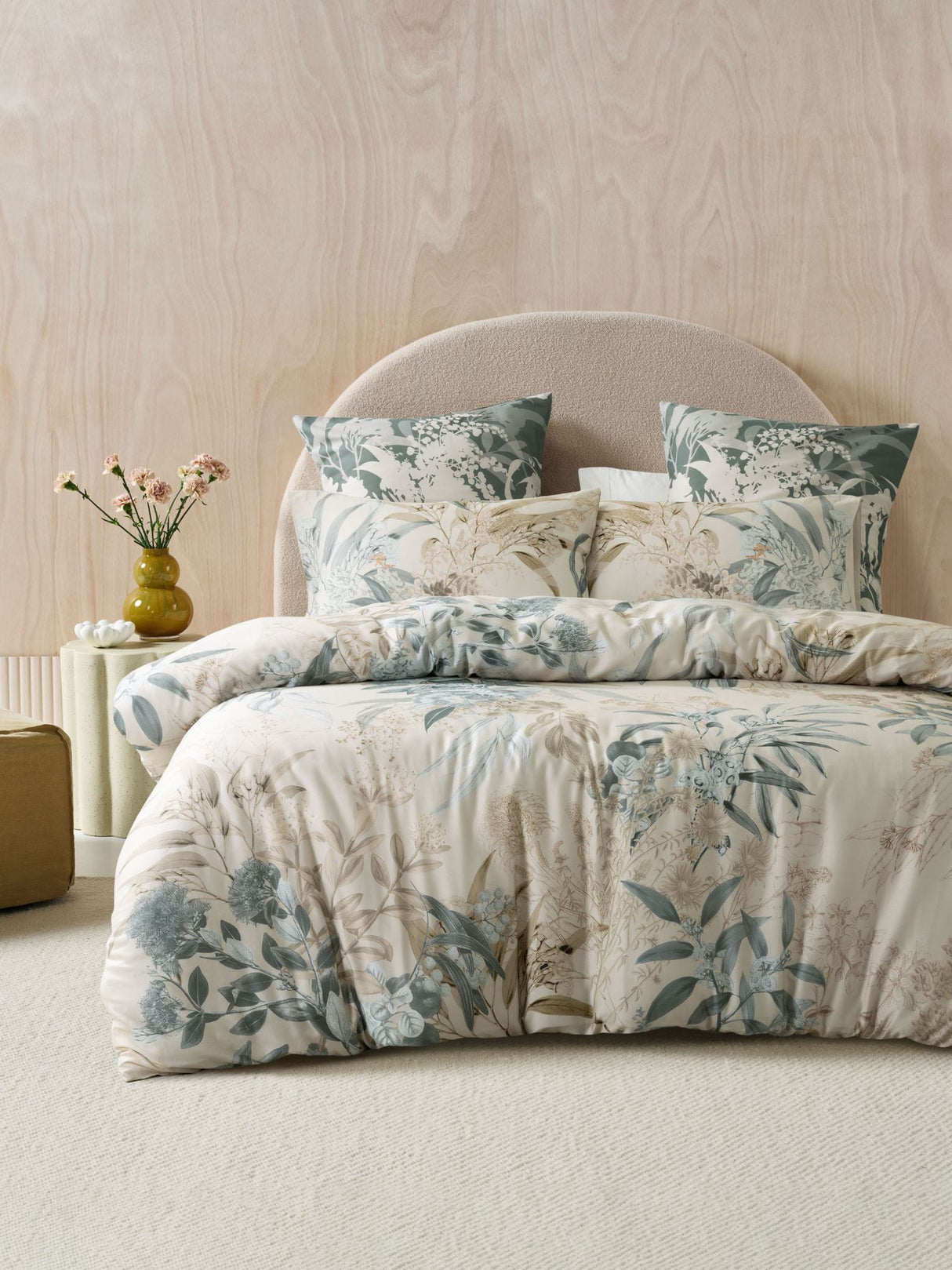 Queen - Sorrento Duvet Cover Set by Savona