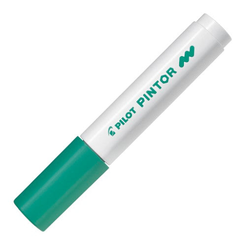 Set of 6 Pilot Pintor Medium Green Markers, perfect for vibrant drawing and decoration on various surfaces.