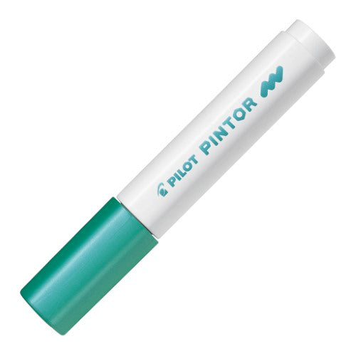 Set of 6 Pilot Pintor Medium Metallic Green Markers ideal for vibrant artistic projects on various surfaces.