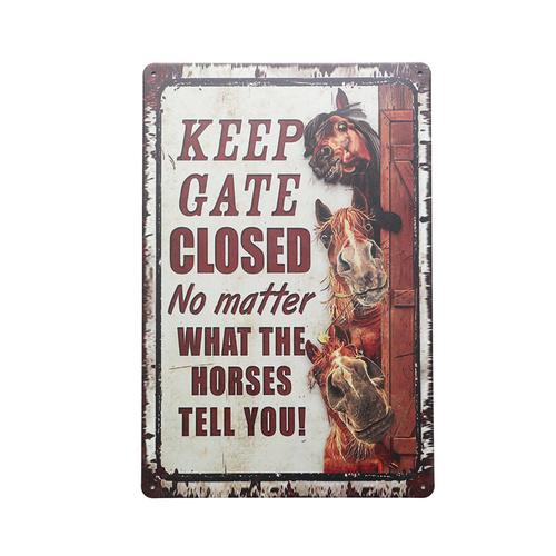Art Tin Horse Gate Closed