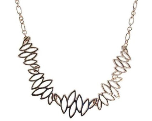 Gold-plated necklace with delicate French leaves design, 28 cm chain, perfect for any occasion.