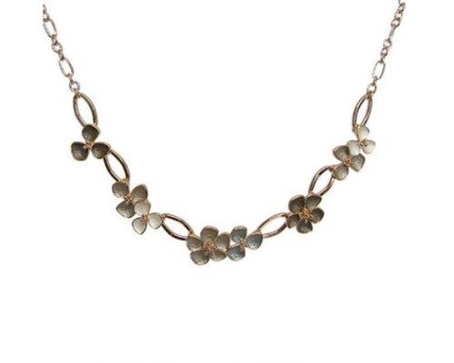 Rose gold necklace featuring daisy designs, 46 cm length with 7 cm extension, blending elegance and nature.