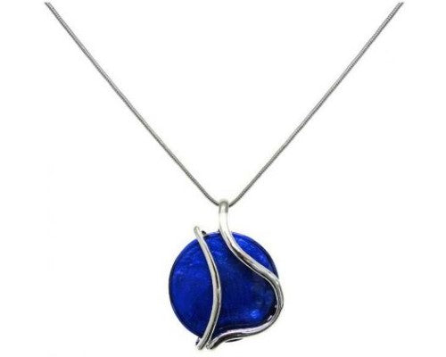 Elegant 80 cm necklace featuring a 4 cm ocean-inspired pendant in deep blue shades, perfect for any occasion.