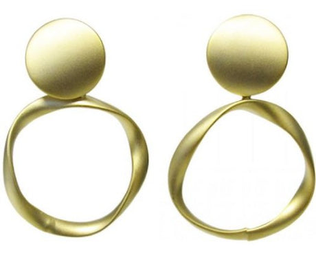 Minimalist Jax Matt Gold Circles earrings, 3.5 x 2.5 cm, featuring a chic, lightweight design perfect for any occasion.