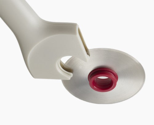 Ringo Pizza Wheel by Joseph Joseph features a sharp stainless-steel blade and ergonomic handle for easy slicing and cleaning.