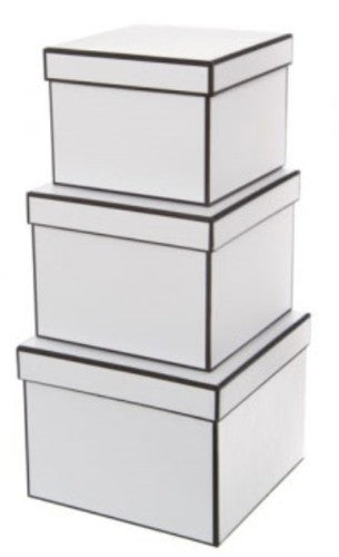 Elegant white square gift boxes set of 3, perfect for all occasions and stylishly presenting your thoughtful gifts.