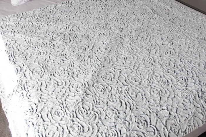 Rose Design Fur Throw