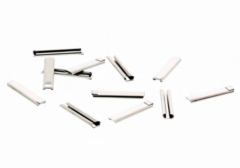 Hornby Fishplates pack of 12 for seamless track connections in model railways, designed for durability and reliability.