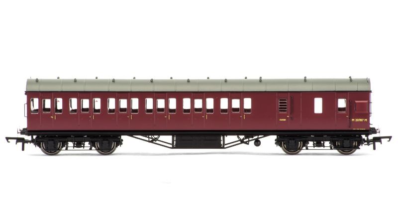 Hornby BR Non-cor. 57' Crimson 3rd Class carriage, detailed model for HO scale railway enthusiasts.
