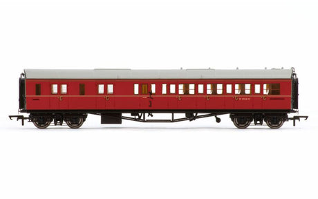 Hornby BR Collett CC Maroon Brk/3rd 1/76 scale model coach, perfect for enhancing model railway landscapes.