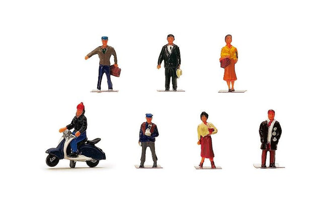 Detailed 1/76 scale figures for creating a vibrant urban scene in model train layouts.