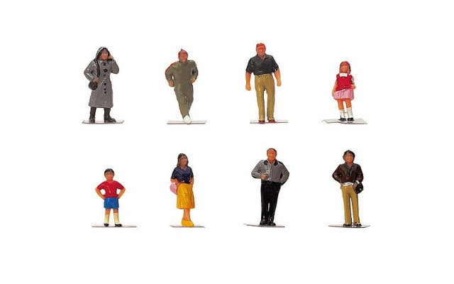 Hornby People Town set with 1/76 scale figurines, adding life and character to model railways and dioramas.
