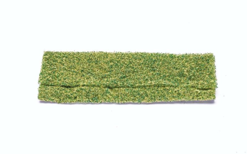 Light green wild grass foliage for model scenery, enhancing miniature landscapes with realistic texture and depth.