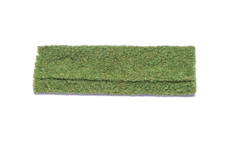 Dark green wild grass for model train layouts, enhancing realism in 1:76 scale scenes.