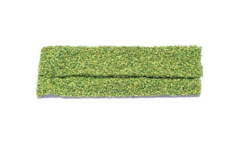 Lifelike middle green foliage for model railways and dioramas, enhancing landscapes with vibrant natural textures.