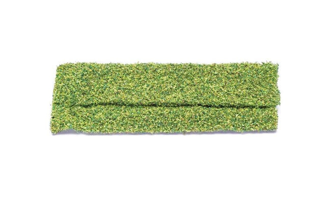 Lifelike middle green foliage for model railways and dioramas, enhancing landscapes with vibrant natural textures.