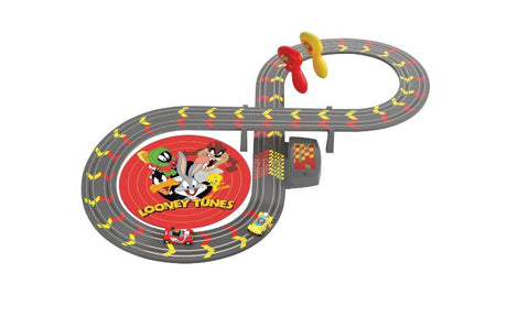 Battery-powered slot car racing set featuring Bugs Bunny and Daffy Duck on a 256cm figure-of-eight track for ages 4+.