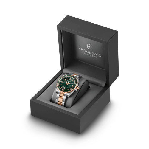 Watch - VICTORINOX Maverick 43mm SS Bracelet Green Dial