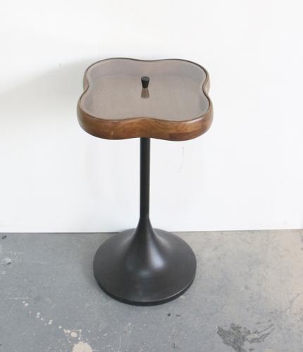 Clover Side Table withglass Lid Walnut / Black