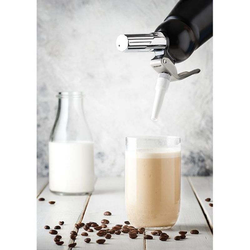 Cold Brew Nitro Coffee Brewer by Mastrad, perfect for making creamy, nitro-infused cold beverages at home.