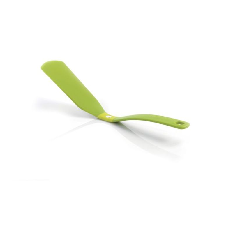 Mastrad Bel Air Green Crepe Turner (37cm) made of durable nylon, perfect for flipping crepes with a hygienic design.