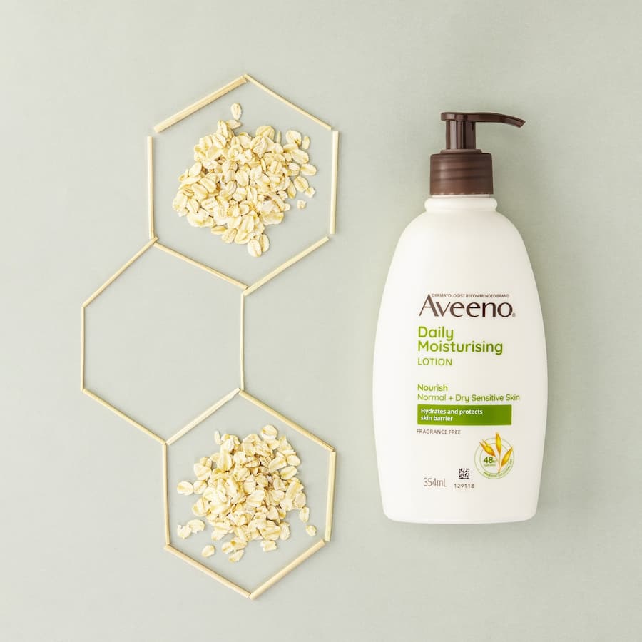 Aveeno Active Naturals Body Lotion Daily Moisturiser Pump 354mL