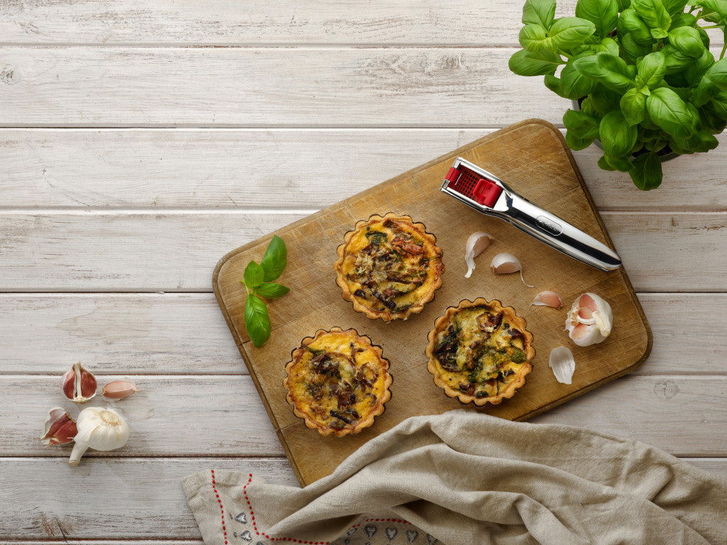 Garlic-Press-Easy-Release